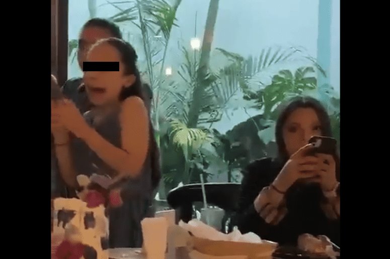 |VIDEO|Balacera en restaurante en Uruapan, Michoacán deja dos personas muertas