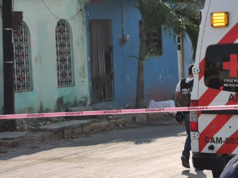 Sujeto termina con vida de mujer a puñaladas, en Ciudad del Carmen