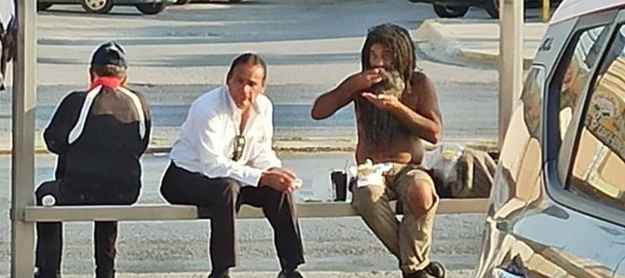 Hombre en Guadalupe Nuevo León invita tacos a un indigente... y se vuelve viral