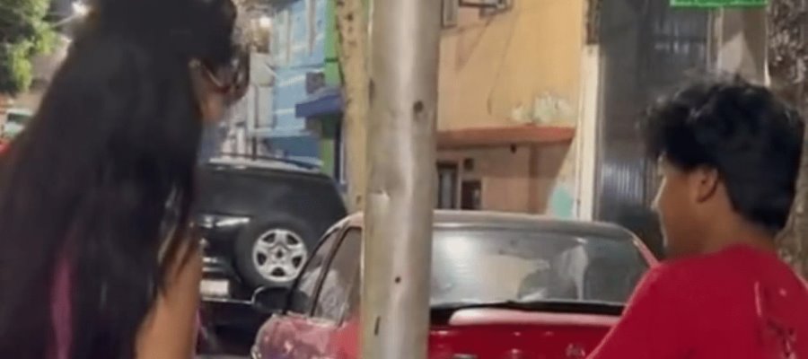 Joven de CDMX convierte silbido de carro de camotes en una canción electrónica