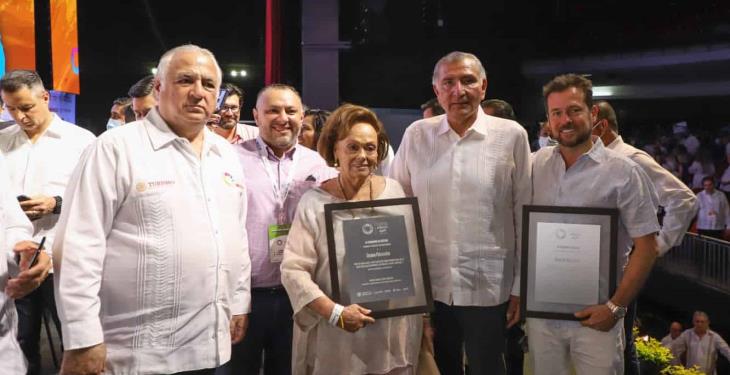 México después de la larga noche del COVID está de pie: AALH, al inaugurar Tianguis Turístico