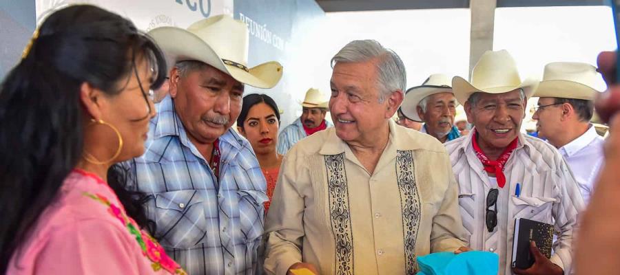 Compromete Obrador entregarle 30 mil hectáreas a Yaquis en agosto