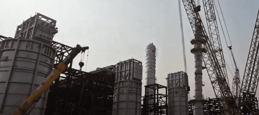 Opera Sener con dos muelles, para acelerar descarga de equipos de refinería Olmeca