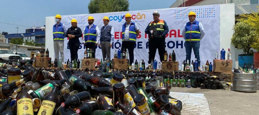 Destruyen 4 toneladas de cerveza y otras bebidas en Coyoacán, CDMX