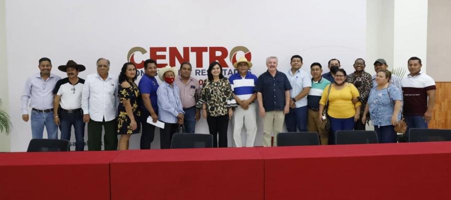 Se reúne Yolanda Osuna con exdelegados de Tamulté de las Sabanas en Palacio Municipal Se reúne Yolanda Osuna con exdelegados de Tamulté de las Sabanas en Palacio Municipal