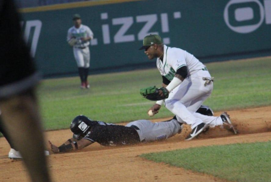 Se imponen los Olmecas 8-3 ante los Guerreros de Oaxaca en el primero de la serie