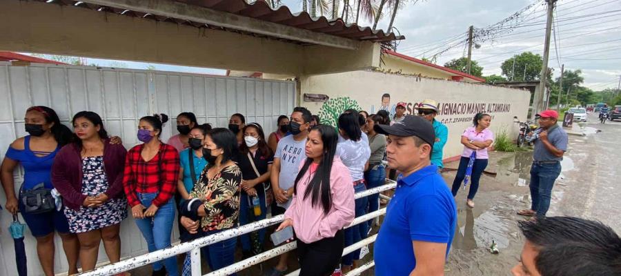 Toman padres de familia primaria de Buenavista; acusan anomalías en rehabilitación