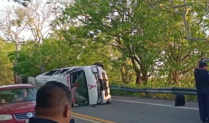 3 muertos y 8 lesionados, saldo en accidente en la Villahermosa-Frontera