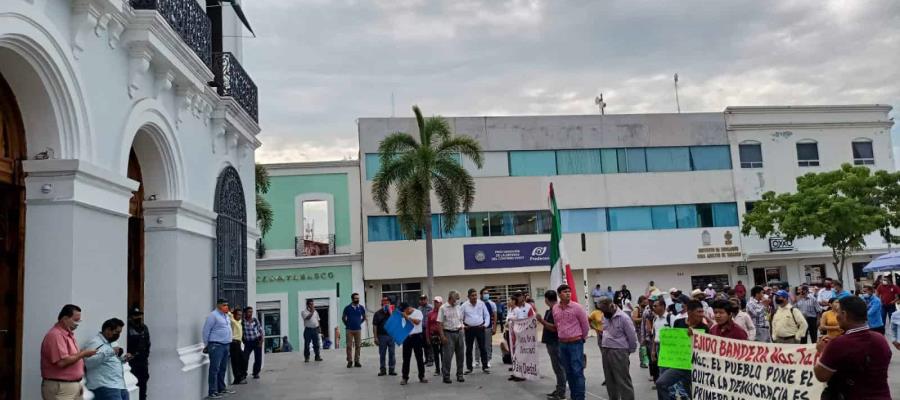 Piden indígenas frente a Palacio de Gobierno que se derogue Ley Dedazo