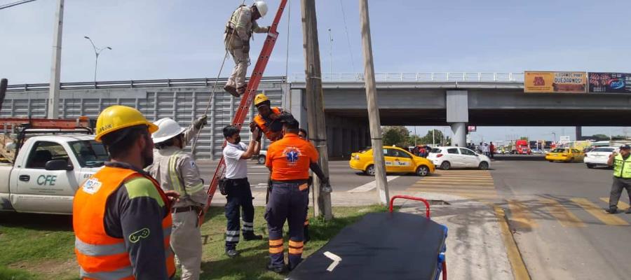 Instalaba fibra óptica en Ruiz Cortines y se electrocuta