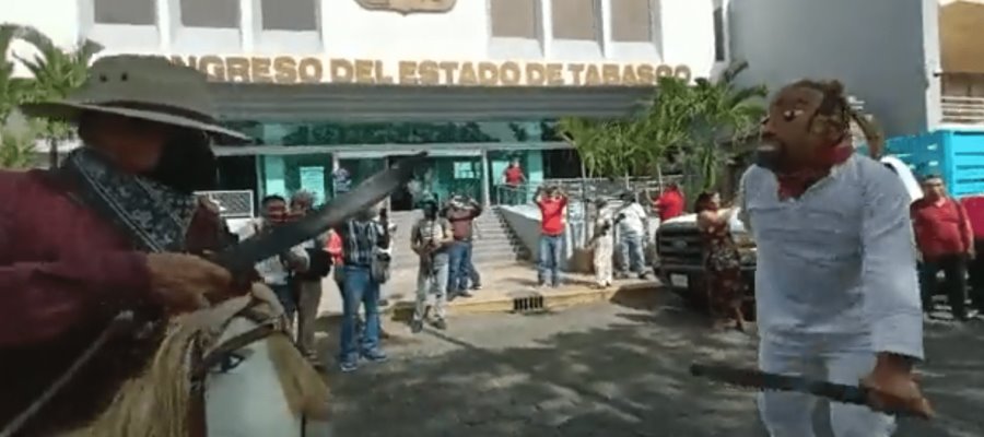 Con Danza del Caballito protestan frente al Congreso por tema de delegados