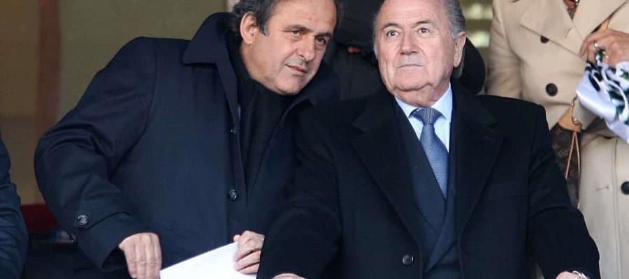 Fiscalía de Suiza pide un año y ocho meses de prisión para Blatter y Platini