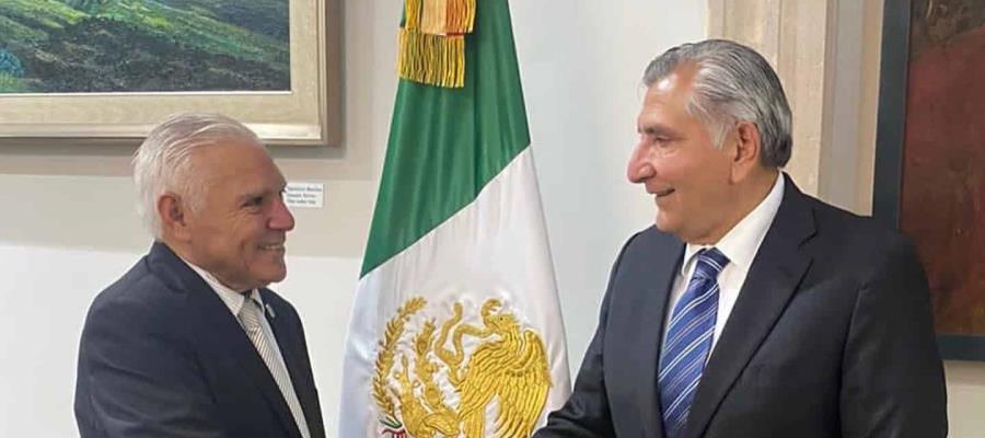 Recibe Adán Augusto propuesta para no eliminar horario de verano en la frontera