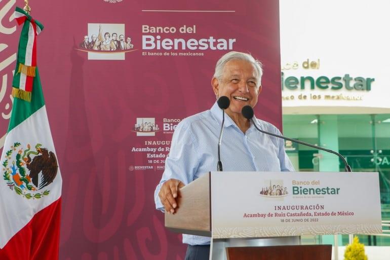 Piden a AMLO en Edomex que siga 6 años más en la Presidencia; rechaza la propuesta Piden a AMLO en Edomex que siga 6 años más en la Presidencia; rechaza la propuesta