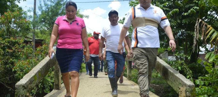 Abrazo afectuoso provocó lesión a alcalde de Tacotalpa