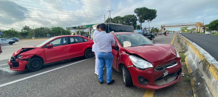 Sujeto provoca carambola en la Teapa-Villahermosa y se da a la fuga