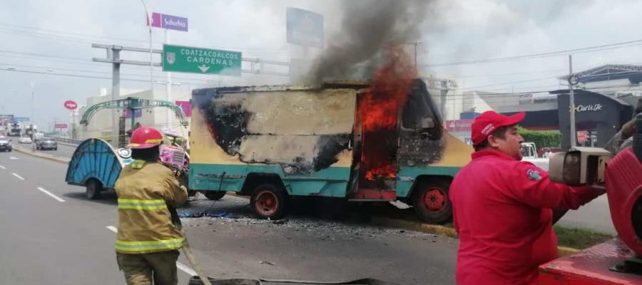 Se incendia camión remolque en Ruiz Cortines