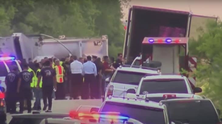 Detienen al chofer del tráiler donde murieron migrantes en Texas 