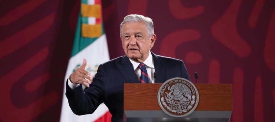 Acusa AMLO que conservadores “quieren echarle encima” a las iglesias