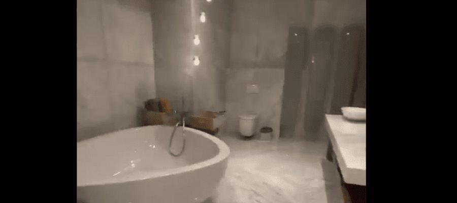 Filtran video del supuesto baño de lujo de Alejandro Moreno