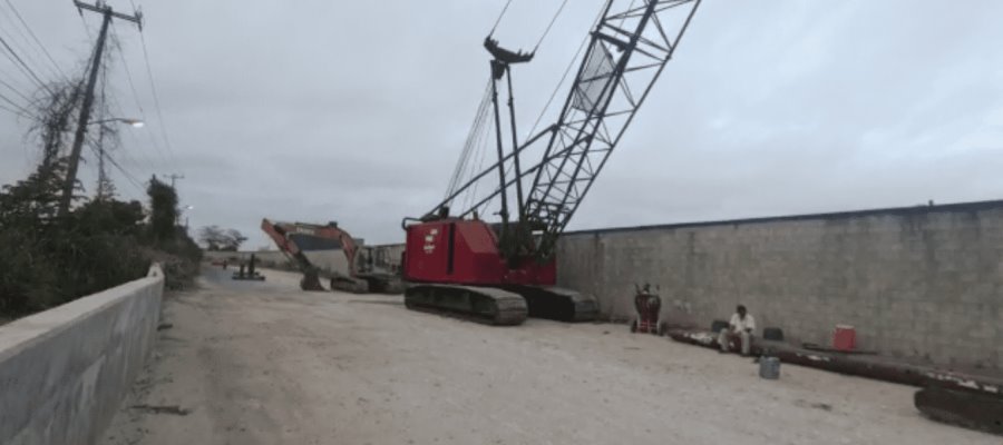 Cierra Conagua paso al fraccionamiento La Gloria, pero no realiza trabajos: Habitantes Cierra Conagua paso al fraccionamiento La Gloria, pero no realiza trabajos: Habitantes