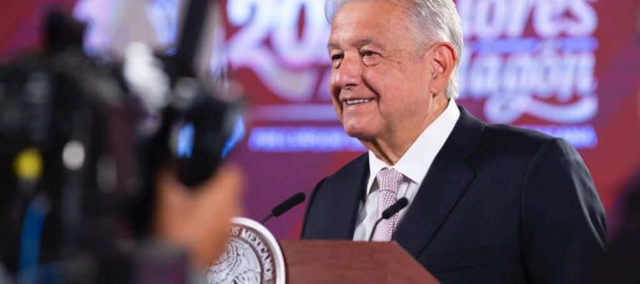 Gobernador de Texas se está extralimitando al regresar a migrantes: López Obrador