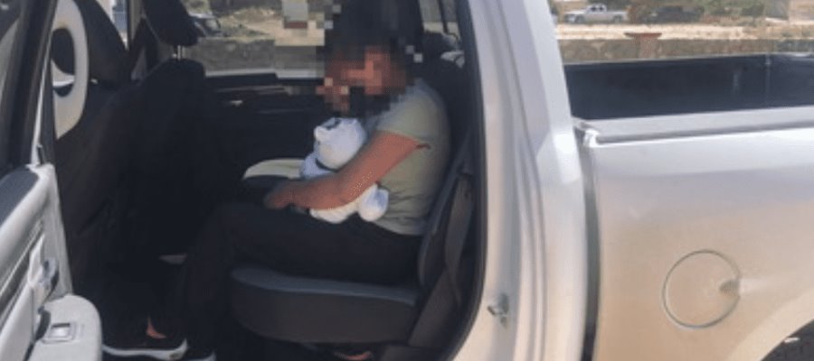 Rescatan a mujer migrante y su bebé en el Río Bravo