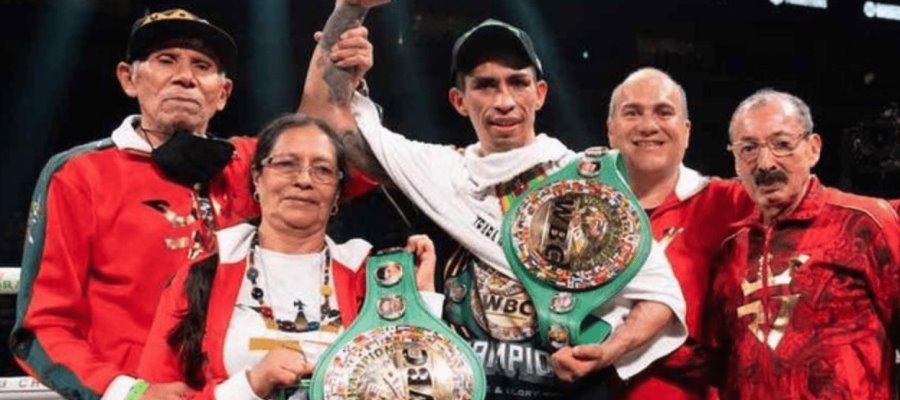 Rey Vargas gana el cinturón de Peso Pluma del CMB