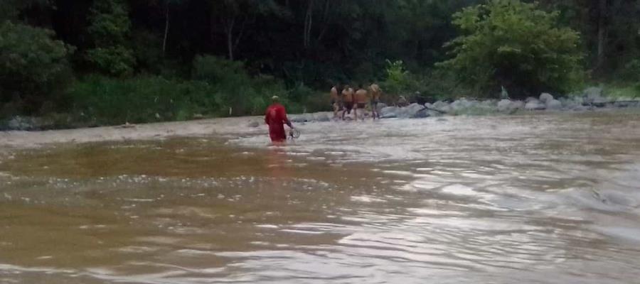 ¡Tragedia en Teapa! Golpe de agua ahoga a madre de familia; hija está desaparecida