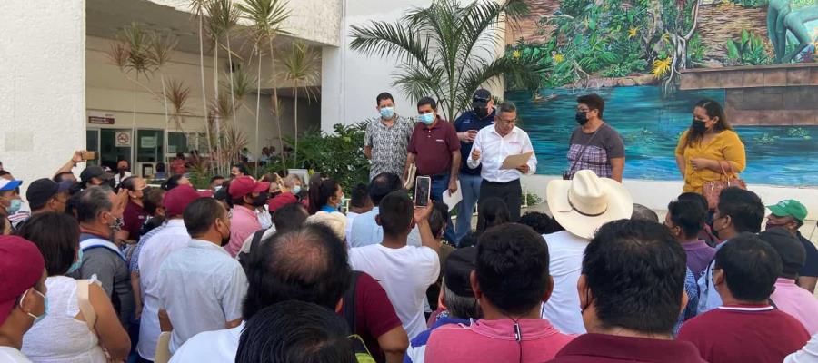 Protestan sindicalizados de Centro; acusan entrega de plazas a recomendados
