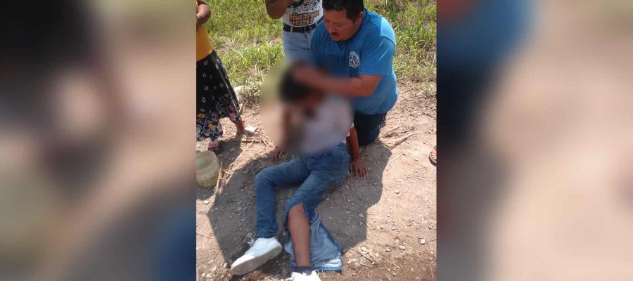 ¡Polvareda le juega mala pasada!, motociclista menor de edad pierde visibilidad y se estrella contra pipa