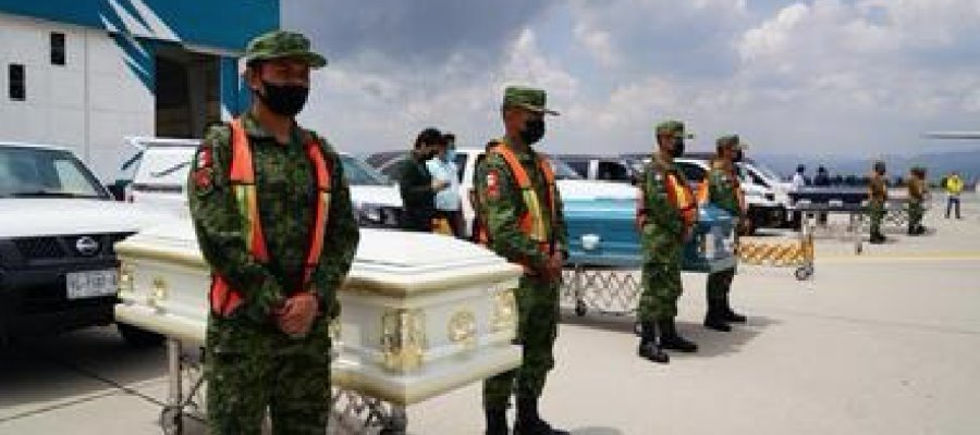 Repatrian a México cuerpos de migrantes muertos en tráiler de Texas