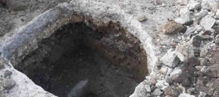 Hotel en construcción ocasiona daños a calle recién pavimentada, acusan vecinos de Puerto Ceiba