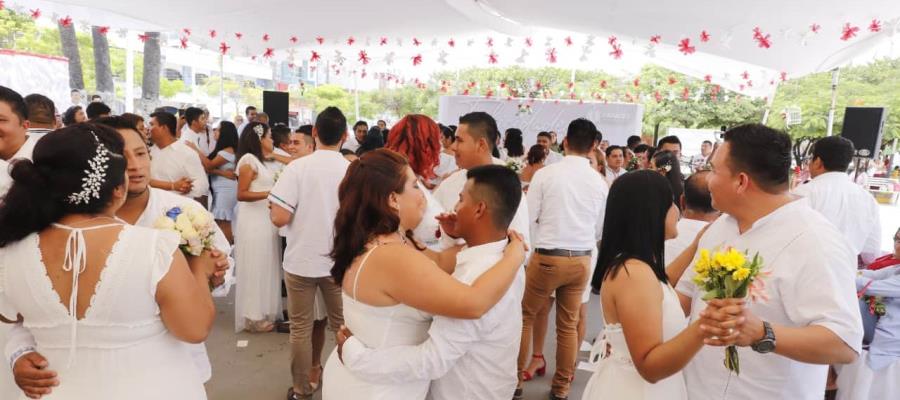 “Sí acepto”: se casan 46 parejas en Paraíso en boda colectiva