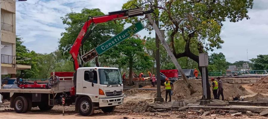 Desmonta PEC semáforos en obra del malecón ‘Carlos A. Madrazo’