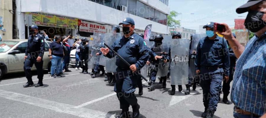 Recrimina SITET  “represión” contra maestros que bloqueaban la avenida 27 de Febrero