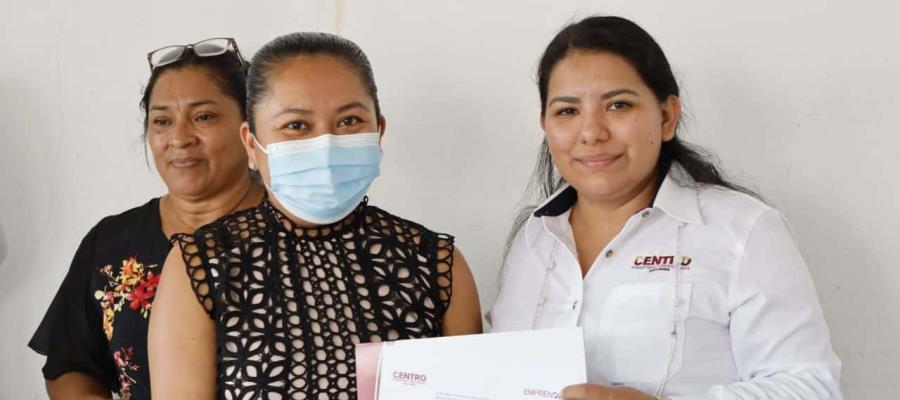 Entregan reconocimientos a mujeres de Centro por concluir capacitación para el autoempleo