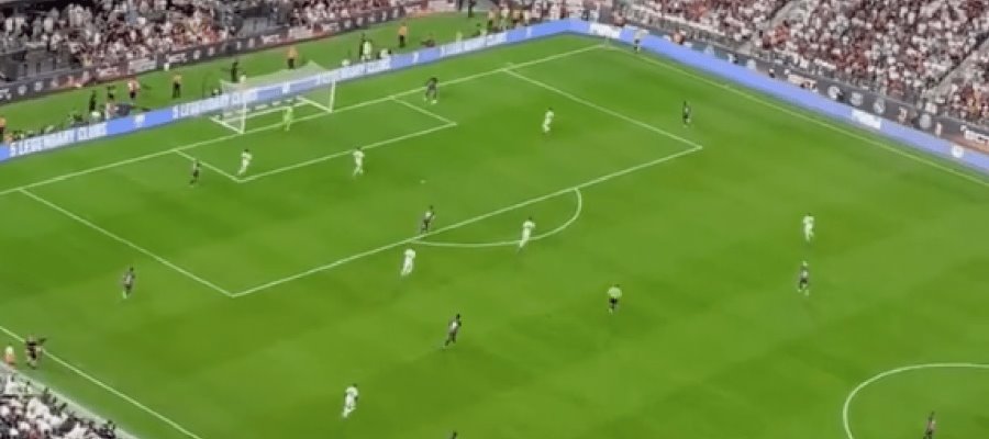 Piqué fue abucheado en Las Vegas; cada que tocada el balón le gritaban ‘Shakira’