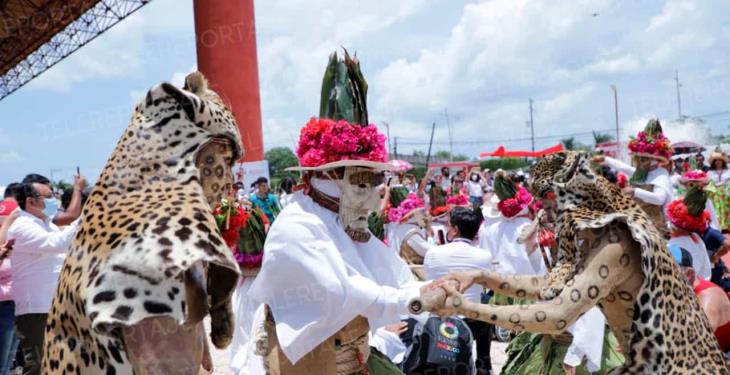 Danza, color y sabor en el Festival del Queso