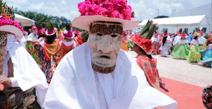 Danza, color y sabor en el Festival del Queso