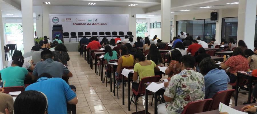 Presentan 1,543 aspirantes el examen de admisión en la UTTAB Presentan 1,543 aspirantes el examen de admisión en la UTTAB