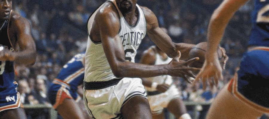 Muere Bill Russell, máximo ganador de títulos en la NBA