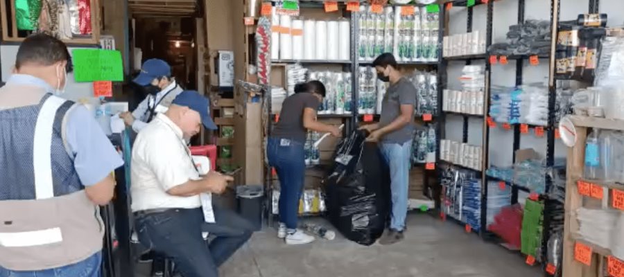 Aplican clausura parcial por venta de plásticos prohibidos en Central de Abasto