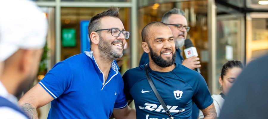 Pumas enfrenta este domingo al Barça; Dani Alves va de titular