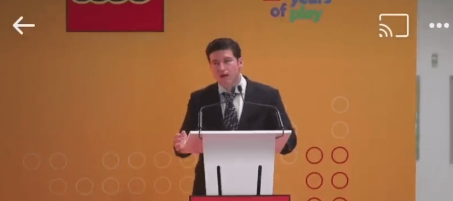 Critican a gobernador de NL por decir que de niño no tuvo todas las colecciones de Lego