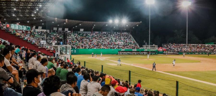 Revendedores en el Tumbapatos venden boletos de cortesía de Olmecas de Tabasco