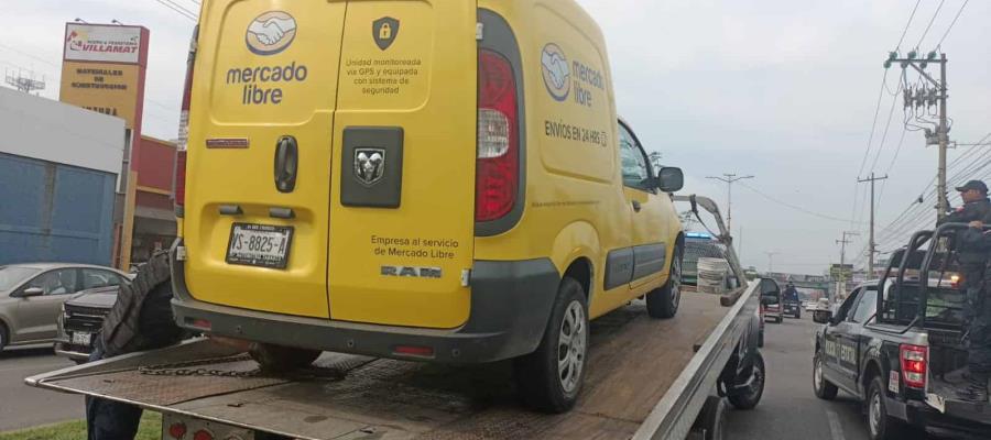 Despliegan fuerte operativo en Anacleto Canabal tras robo de camioneta