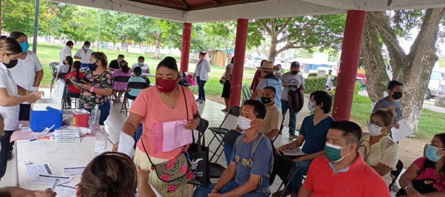 Concluye Salud semana de vacunación de segunda dosis y refuerzos contra COVID en Centro y Chontalpa