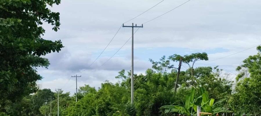 Advierten que poste a orilla del río La Sierra podría dejar sin luz a 3 comunidades de Jalapa