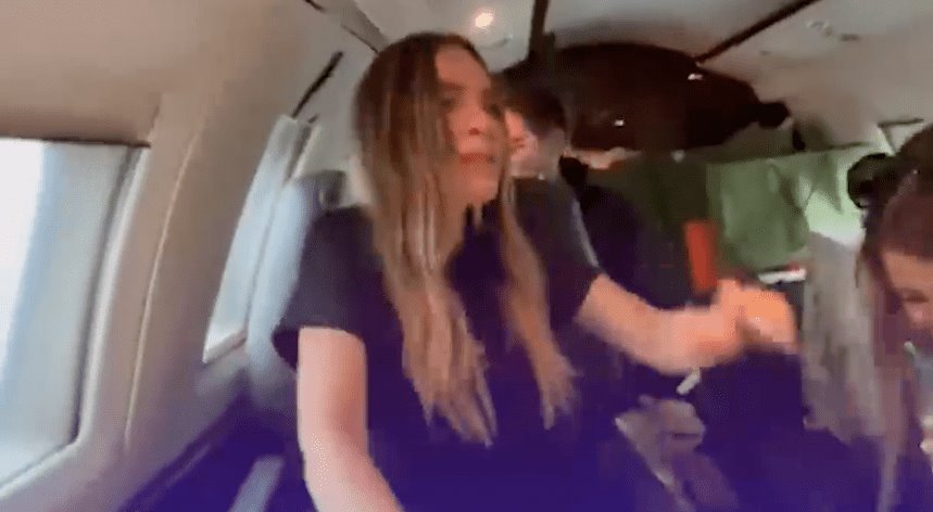 [VIDEO] Belinda vive momentos de terror durante viaje en avión privado